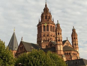 Schritt für Schritt - Mainz am 05.12.2026 in Mainz Symbolbild für Schritt für Schritt - Mainz